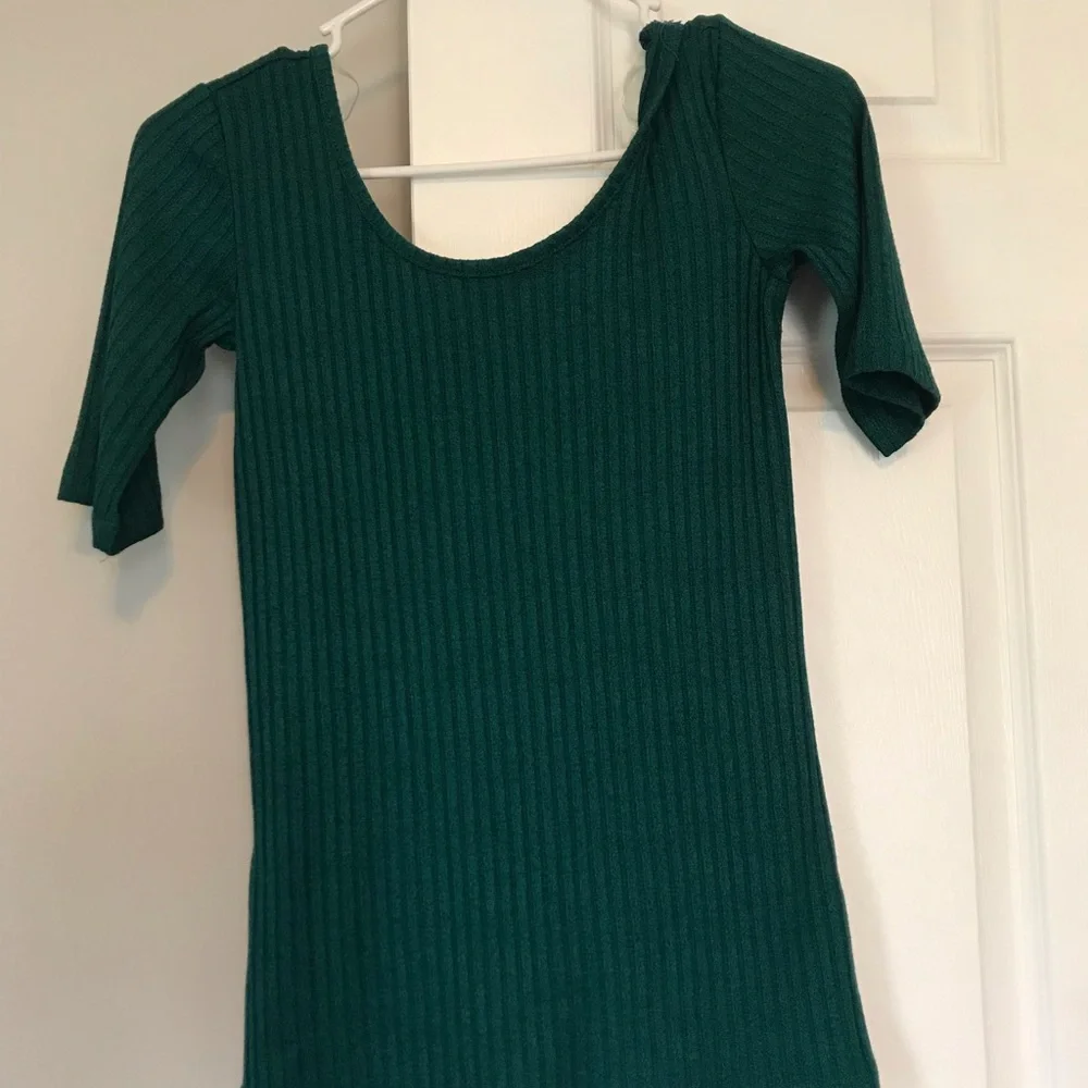 5/$25 Ribbed Double u-neck fitted Green top